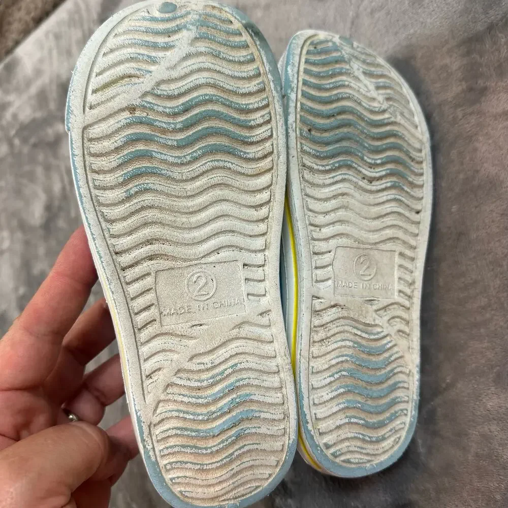 Crewcuts Water Shoes Sandals Rubber Sneaker Perforated Blue Boys Youth 2 Big Kid